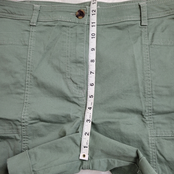 Boden Forest Green Walking Shorts SZ 14 - Picture 8 of 14